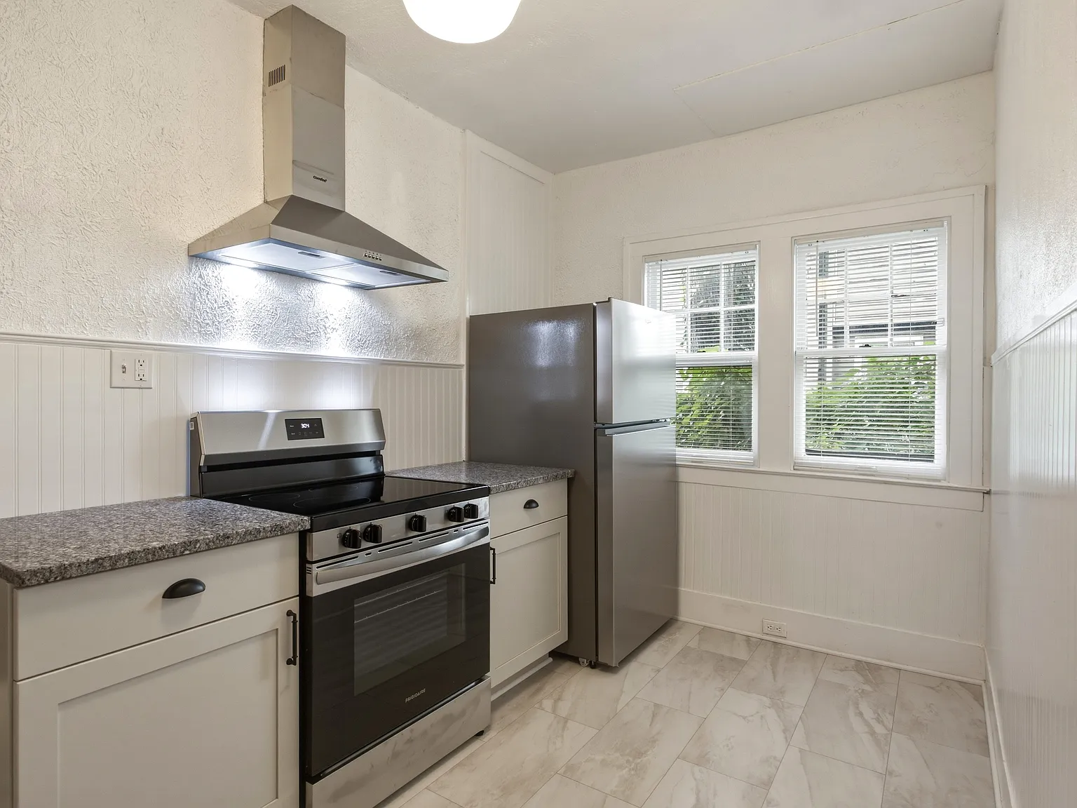 2 bed, 1100 sqft, $1,999 — Photo 4