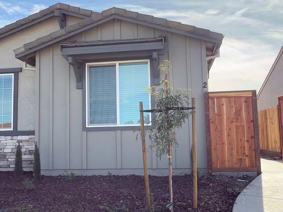 1st image of 3252 Deer Oak St #2