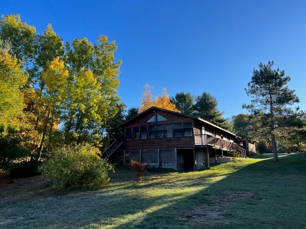 N4631 Glacier Lake Dr, Oxford, WI 53952