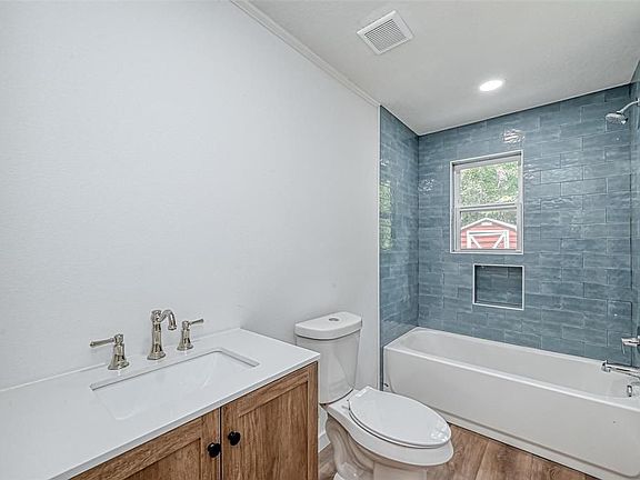 4th image of 1585 E Pine Lake Cir