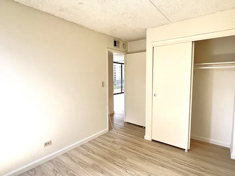 411 Hobron Ln #814 — Photo 15