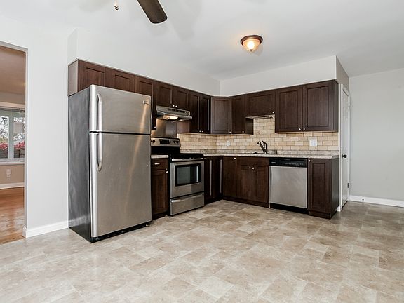 5th image of 803 Serben Dr