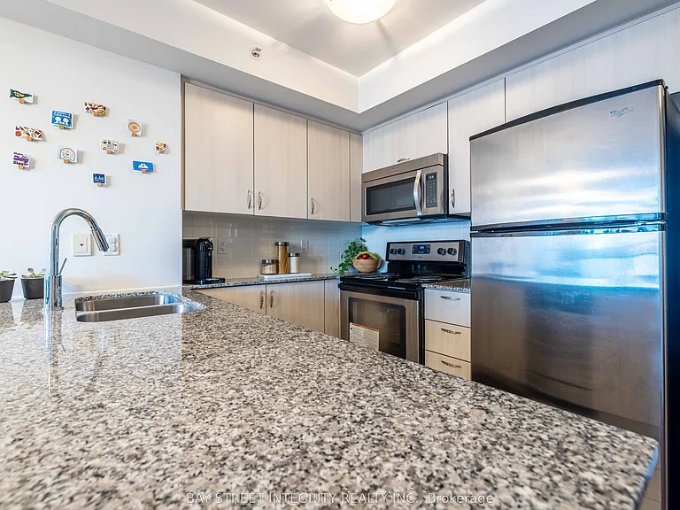5740 Yonge St #1510 — Photo 8