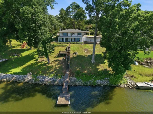 703 Carter Dr, Tuscumbia, AL 35674