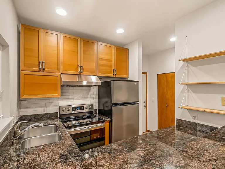 1828 11th Ave #103 — Photo 7