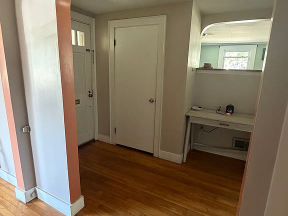 5th image of 204 Saco St