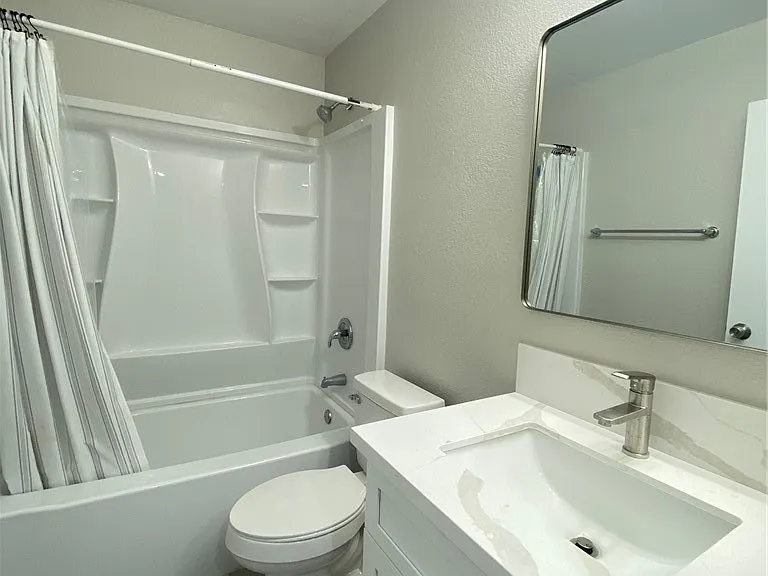 3253 Savalli St #D — Photo 16