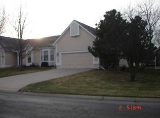 206 SE Ridgeview Dr, Lees Summit, MO 64063