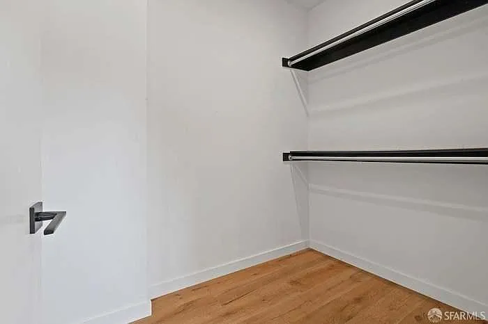 Walkin Closet Master Bedroom