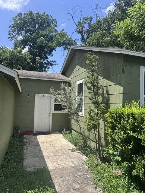 4 bed, 1472 sqft, $1,699 — Photo 2