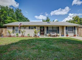 1915 Calle Alto Vis, Deland, FL 32724