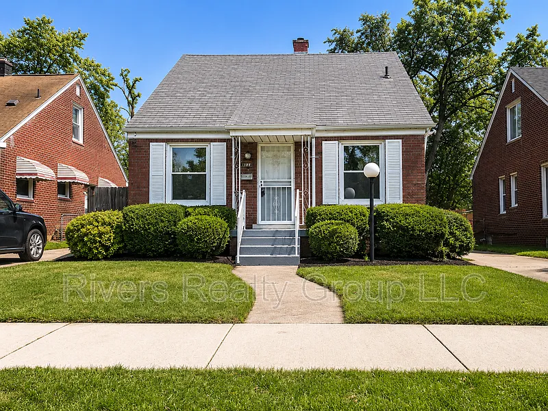 8418 Grandville Ave