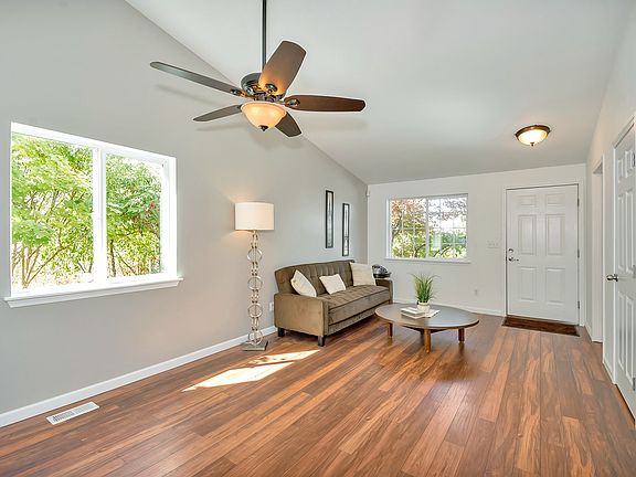 4th image of 1517 S 90th St