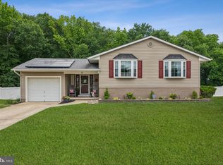 15 Kirkdale Dr, Marlton, NJ 08053