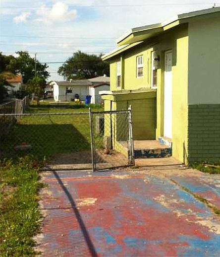 2nd image of 4311 SW 26th St