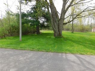 2514 Hayford Rd, Rock Creek, OH 44084