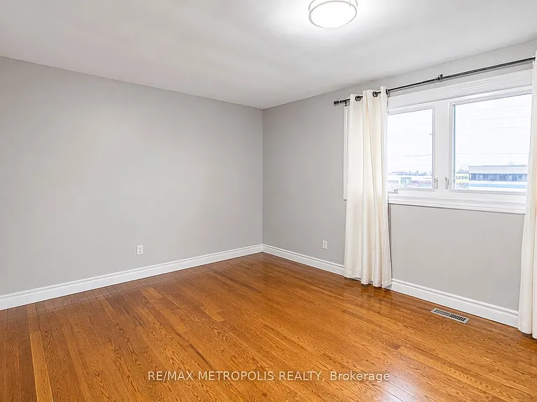 1098 Cedar St — Photo 14