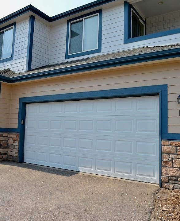 2-car garage & upstairs deck