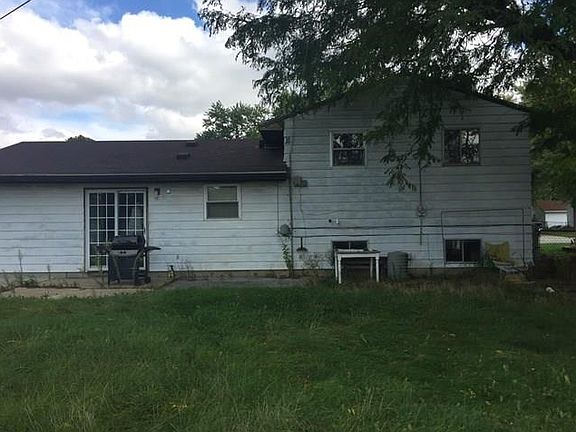 2nd image of 831 Mackenzie Dr