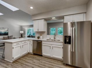 394 Cimarron Rd, Apple Valley, MN 55124