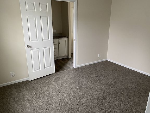3rd image of 12 Melody Ln #475S