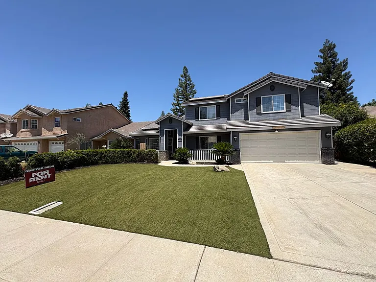 534 W Russell Ave — Photo 2