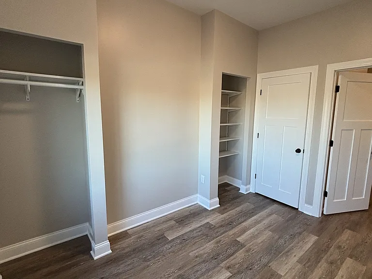 421 W 3rd St #101 — Photo 2