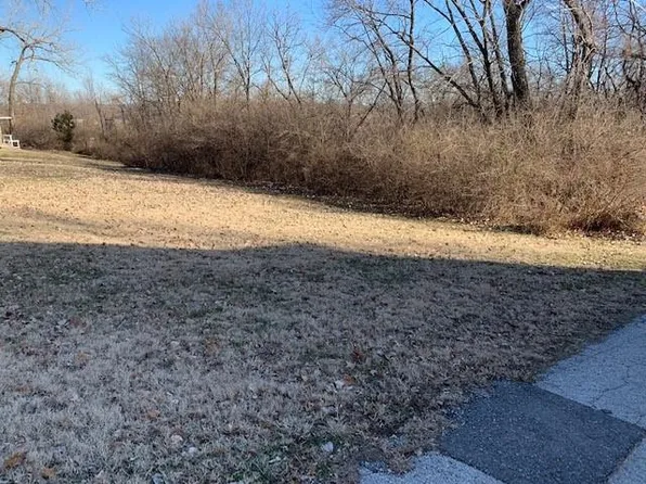 559 Shawnee Rd, Kansas City, KS 66103