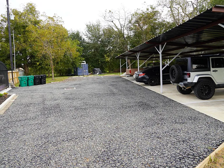 Grid-tie paving