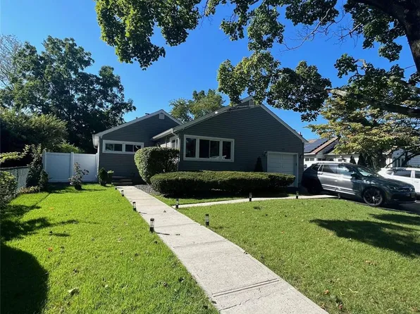 36 W 22nd Street, Huntington Station, NY 11746