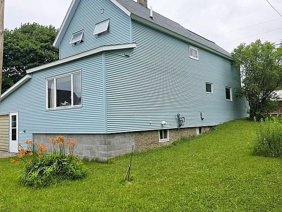 2nd image of 56702 Hecla St