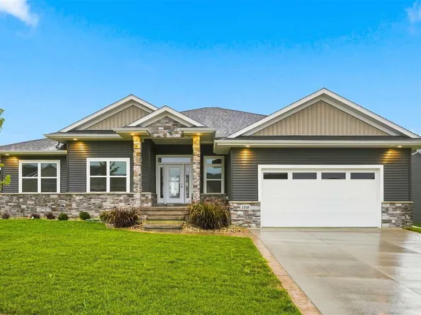 1210 Osage Ln, North Liberty, IA 52317