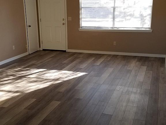 2nd image of 623 Archer Ct #623