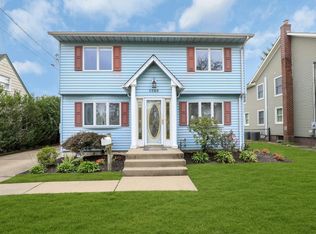 1005 Washington Ave, Westbury, NY 11590