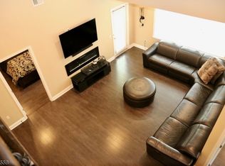 609 Brook Hollow Dr, Whippany, NJ 07981