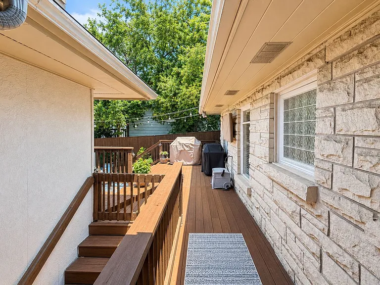 109 Zambrano Rd — Photo 35