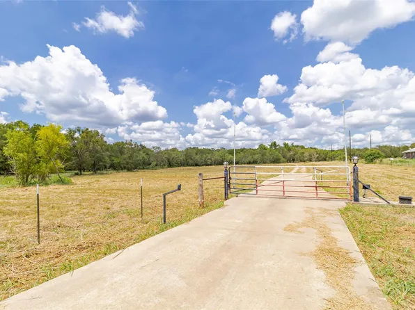 4459 Pettytown Rd, Dale, TX 78616