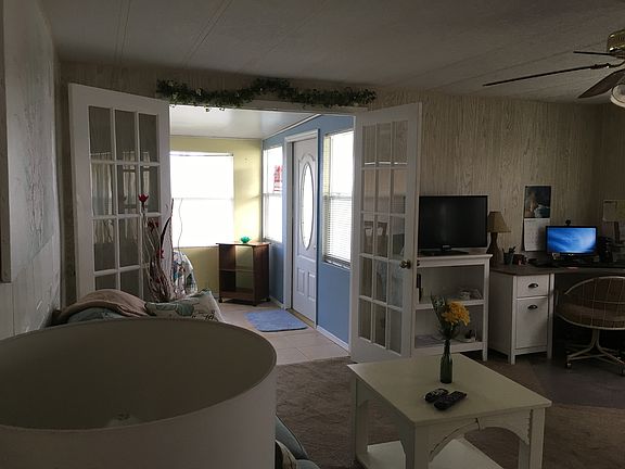 5th image of 162 S Warner Dr