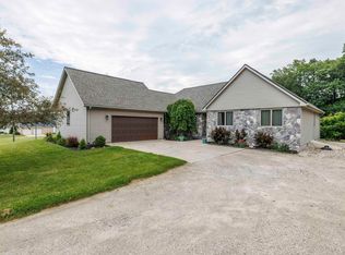 9070 Eagle Rd, Davisburg, MI 48350