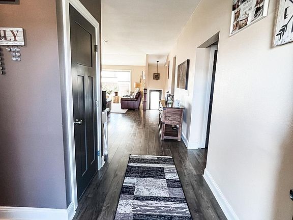 4th image of 2209 5th Ave NE