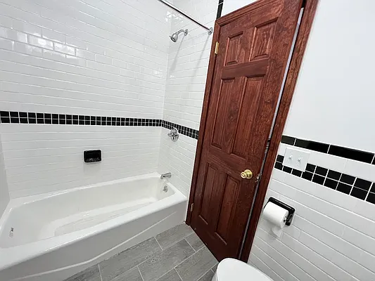 Rented by Oxford Property Group | media 9