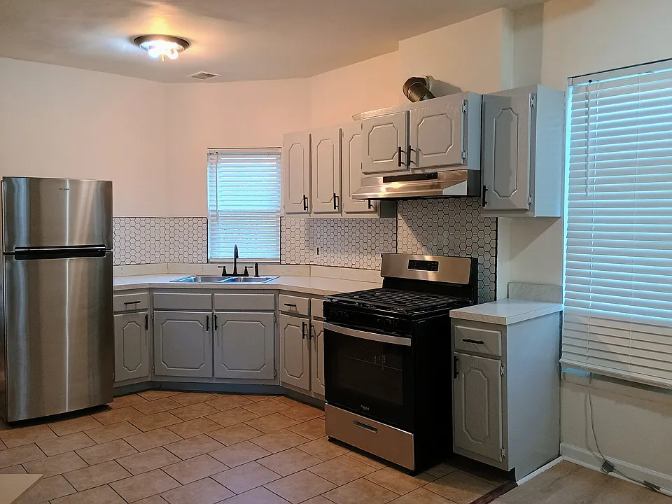 Newly remodeled kitchen, new appliances