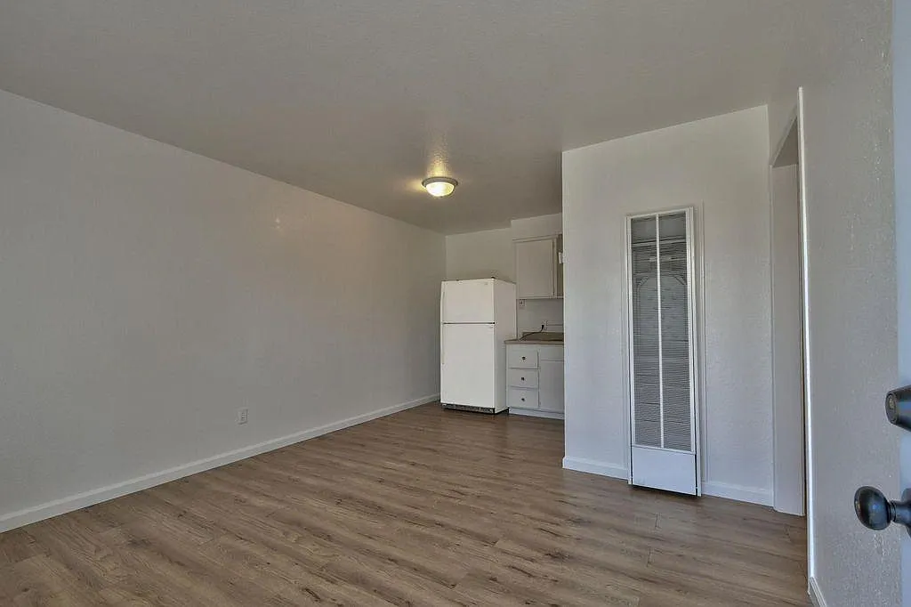 1 bed, 450 sqft, $1,275 — Photo 1