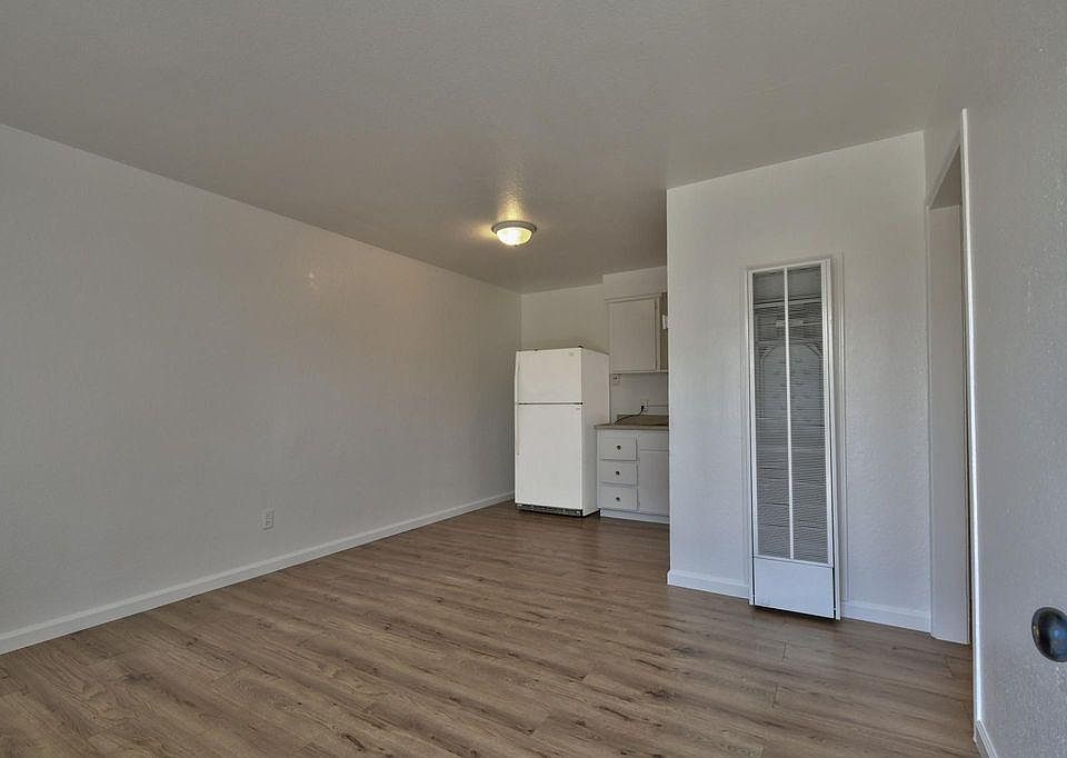 1st image of 621 Maple St APT 3