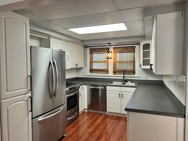 2811 Gardner Ave — Photo 3