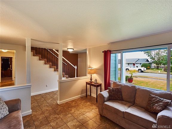 4th image of 422 Charwila Ln