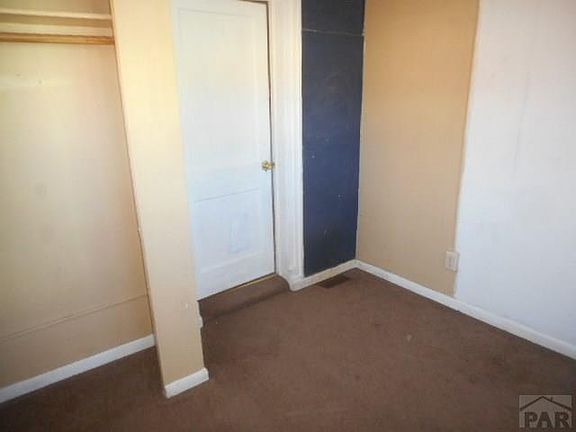 4th image of 615 E 5th St