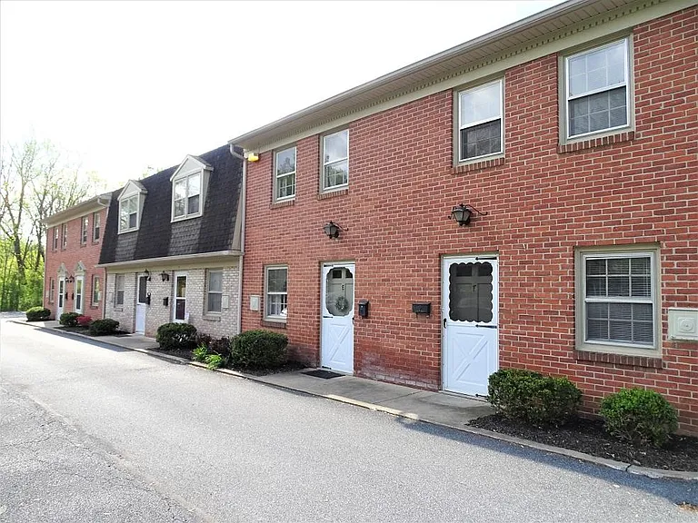 2511 Lititz Pike #F — Photo 17