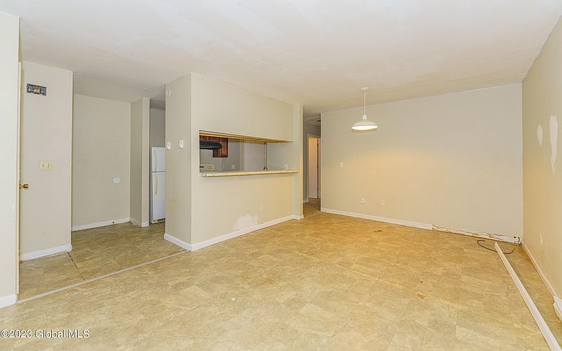 4th image of 282 2nd Street
