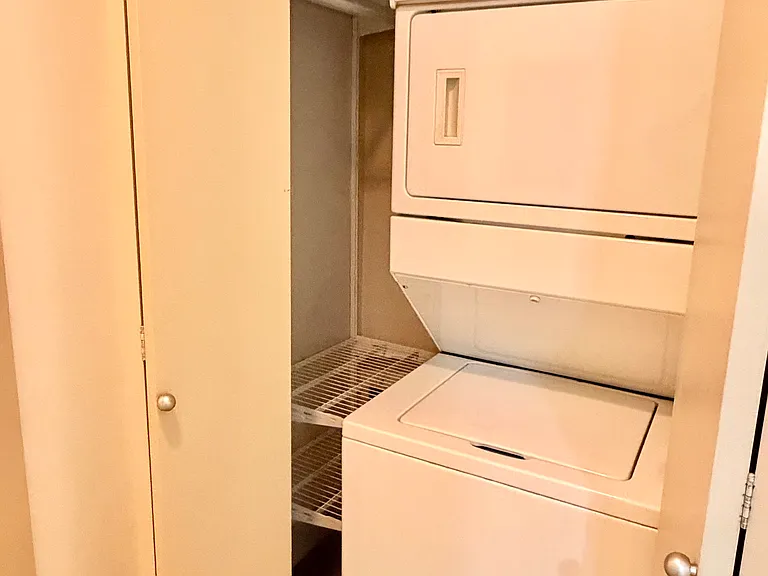 1760 N Northlake Way #423 — Photo 14